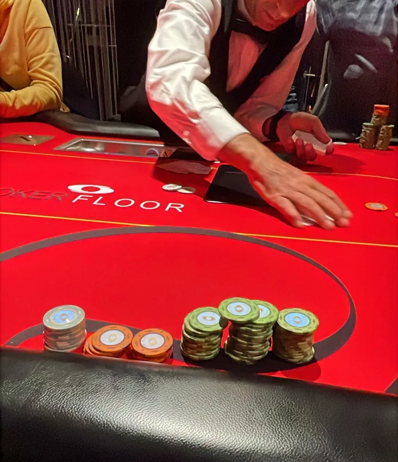Tischspielbereich im Casino am Fernsehturm Berlin