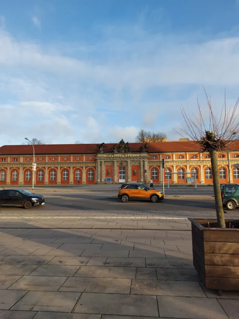 Umgebung der Spielbank Potsdam bei Tageslicht