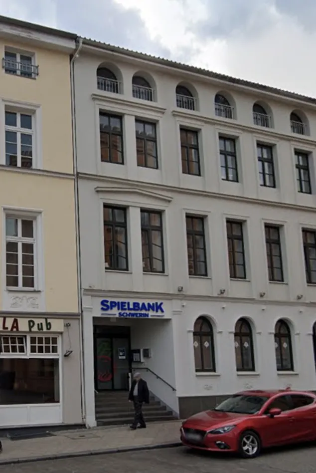 Außenansicht des Gebäudes der Spielbank Schwerin