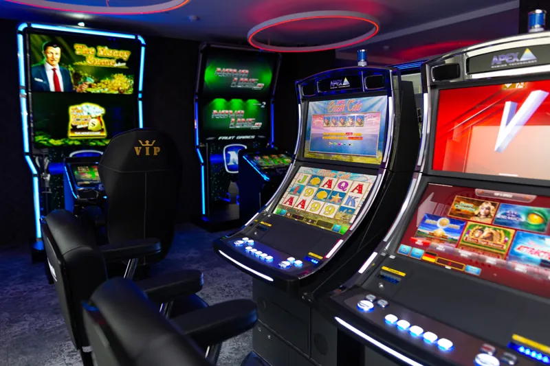 Moderne Apex-Spielautomaten in der Spielbank Schwerin