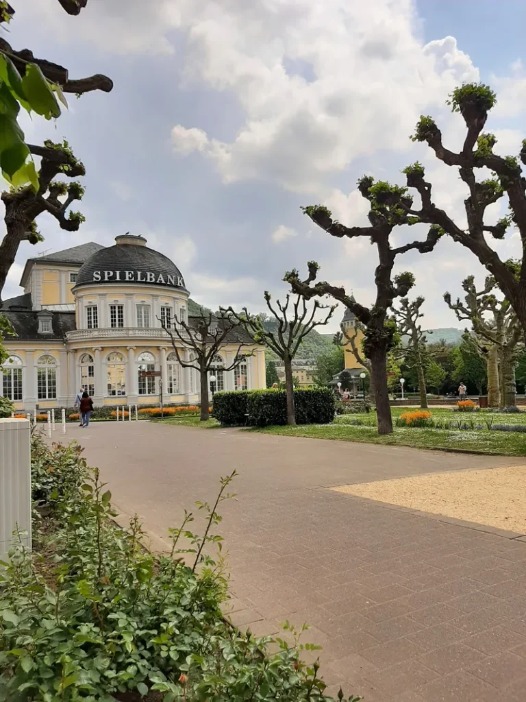 Historische Spielbank Bad Ems im Sommer