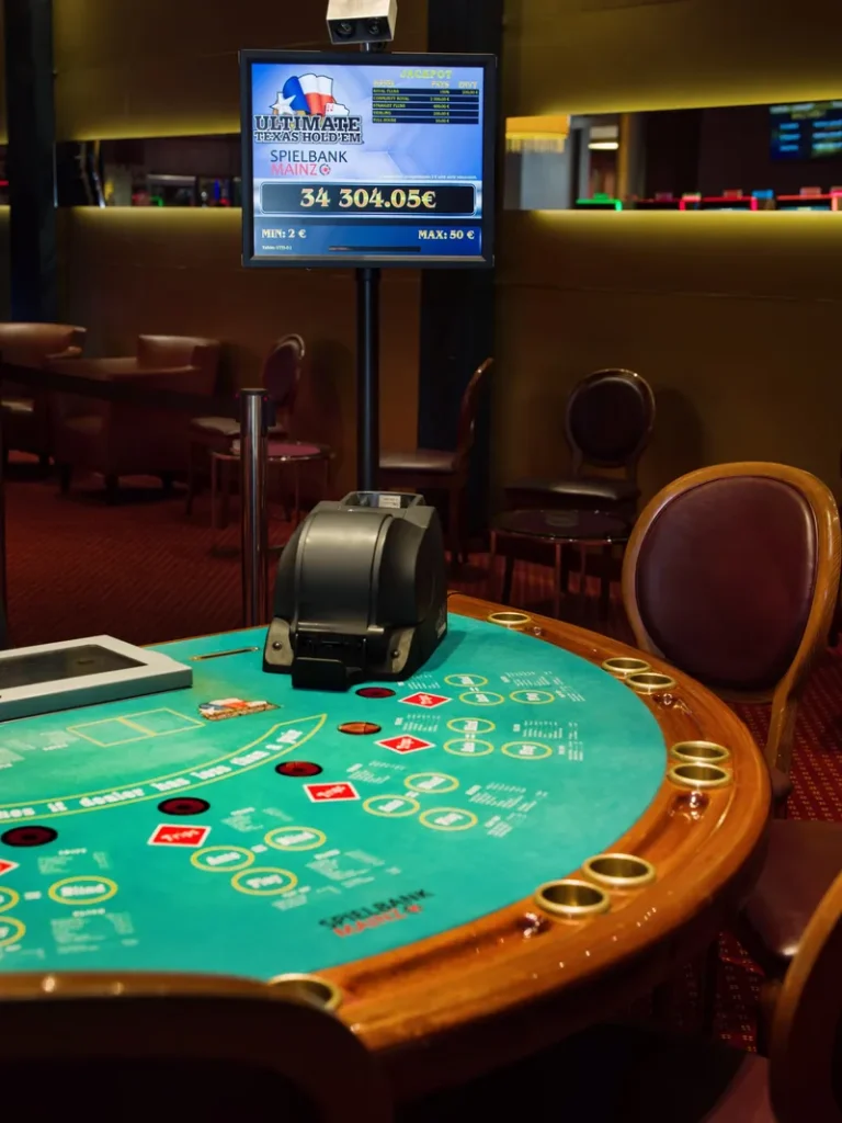 Pokertisch für Ultimate Texas Hold'em in der Spielbank Mainz