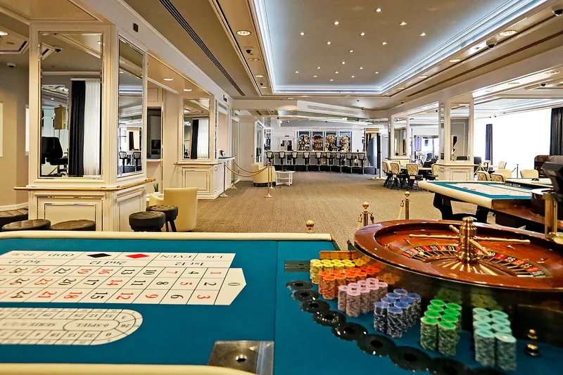 Roulettetisch im eleganten Innenbereich der Spielbank Bad Dürkheim