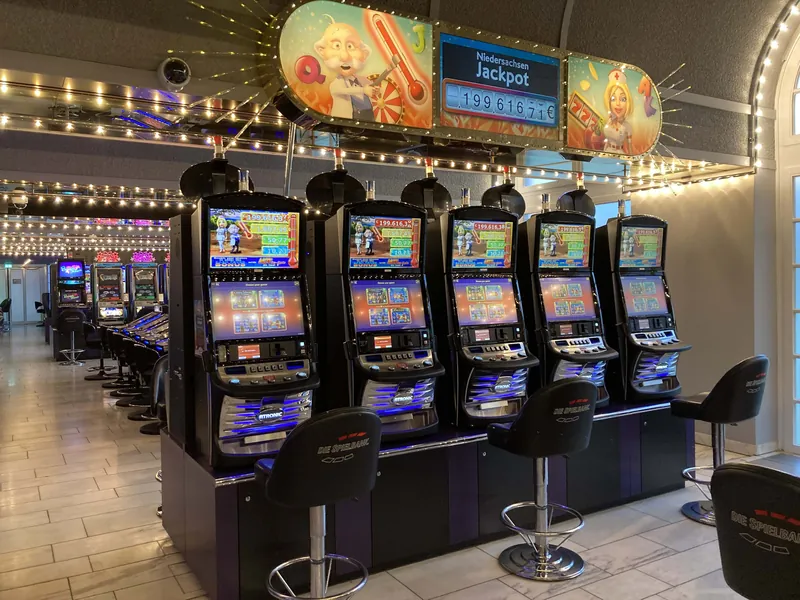 MERKUR Spielbank Bad Pyrmont mit Spielautomaten im Innenbereich