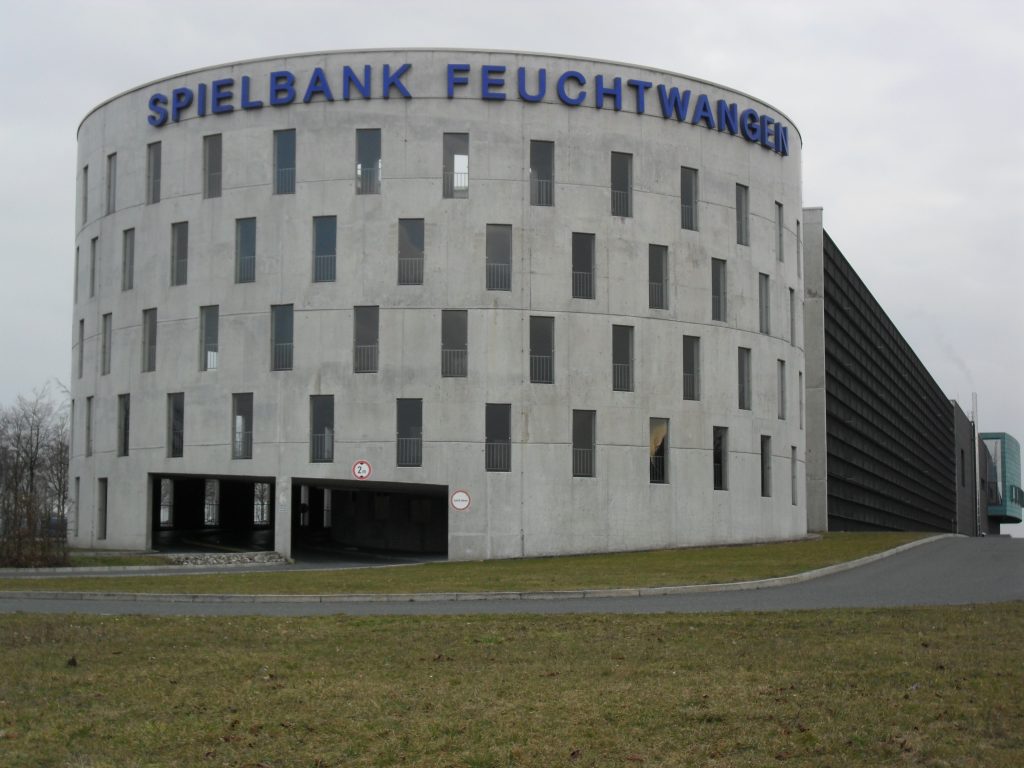 Außenansicht der Spielbank Feuchtwangen bei Tageslicht