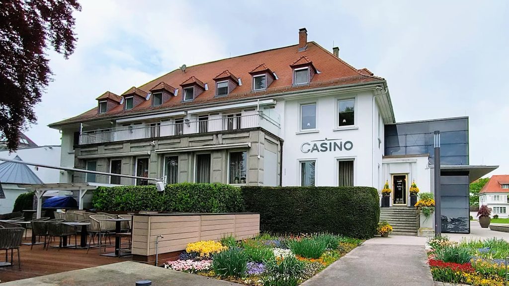 Außenansicht des Casino Konstanz im Grünen