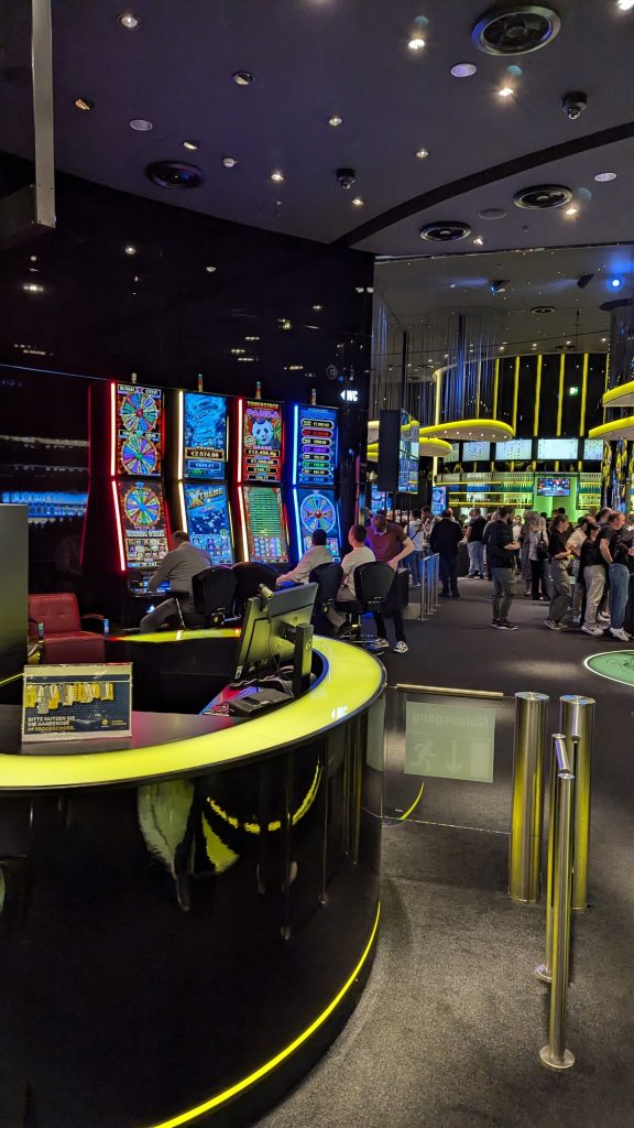 Automatenbereich im Merkur Casino Duisburg