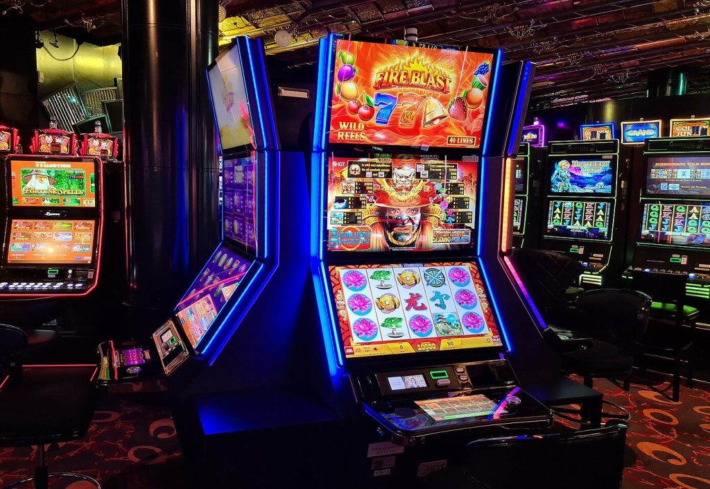 Automatenspielbereich im Casino Baden-Baden mit modernen Slots