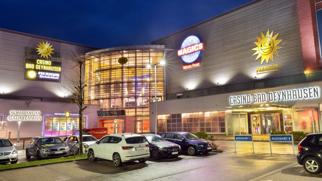MERKUR SPIELBANK Bad Oeynhausen bei Nacht