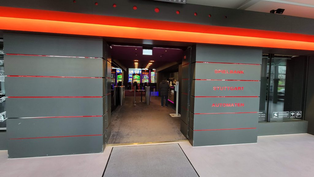 Spielbank Stuttgart Automatenbereich am Eingang