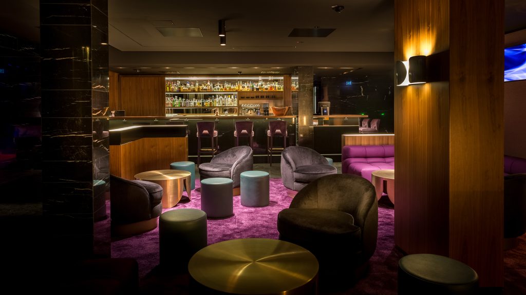 Spielbank Stuttgart Bar und Lounge mit moderner Beleuchtung