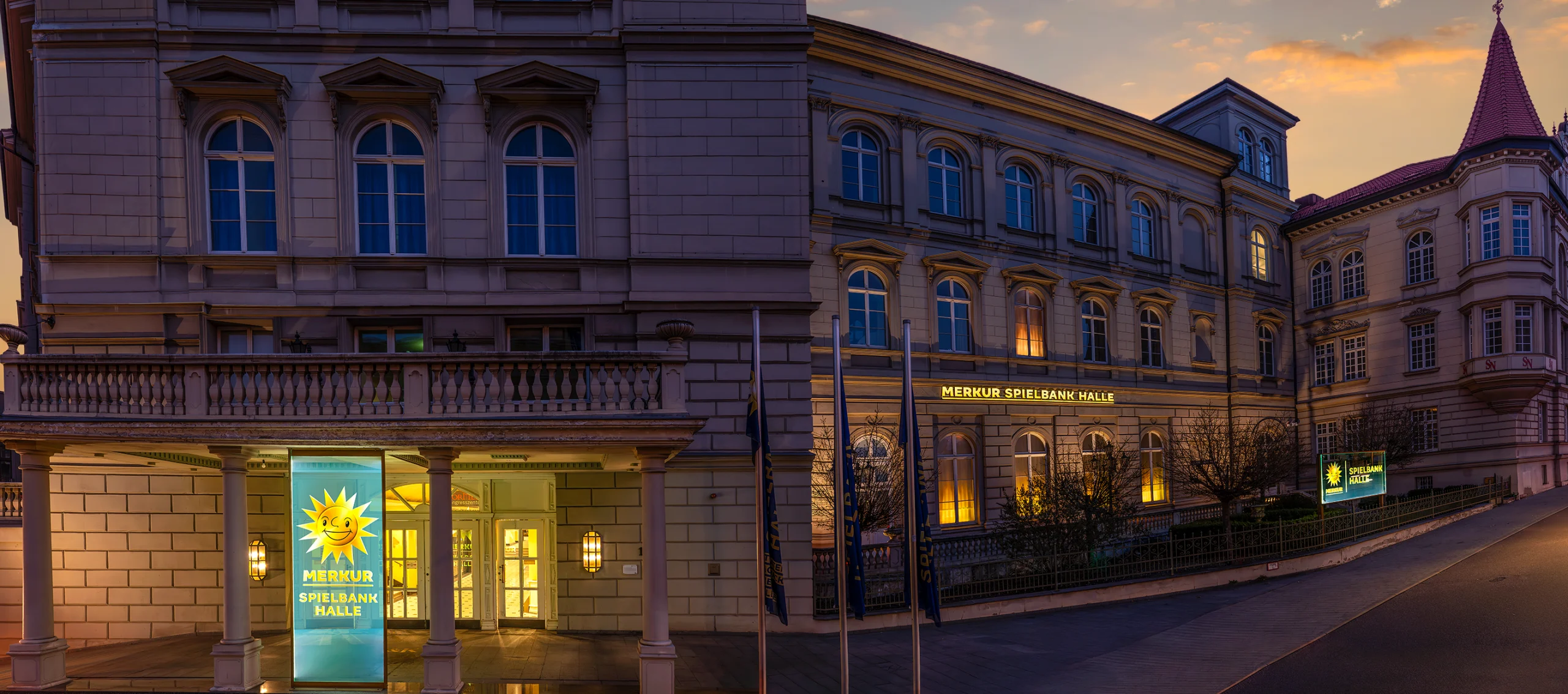 MERKUR SPIELBANK Halle bei Sonnenuntergang
