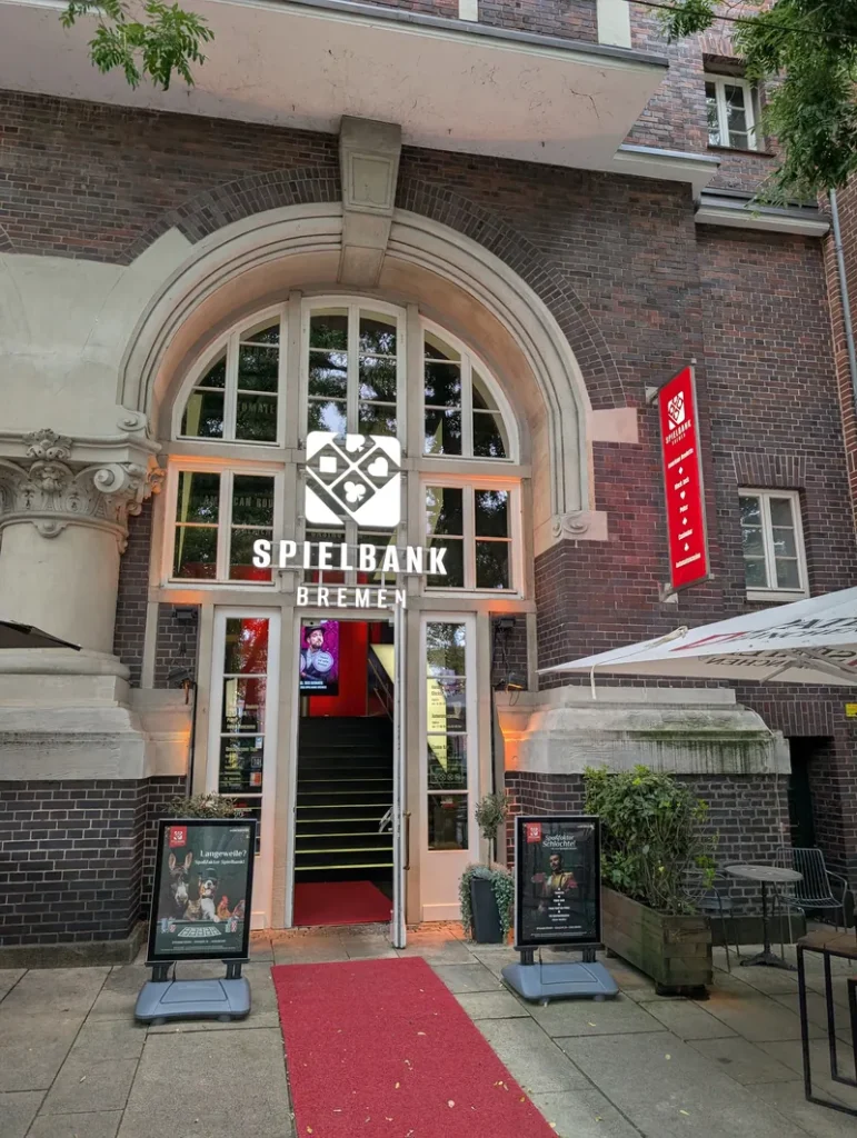 Eingang der Spielbank Bremen mit rotem Teppich